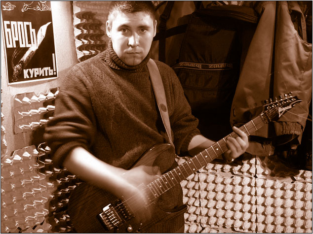 Kolombo's Red Ibanez